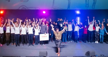 Stire din Cultură-Educație : Două echipe de elevi constănțeni, premiate la programul  educațional PlayEnergy