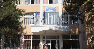 Stire din Cultură-Educație : Două eleve de la "Călinescu", premiate pentru cunoștințe de limba chineză
