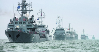 Stire din Eveniment : Două nave militare românești intră în gruparea NATO
