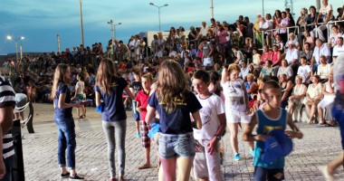 Stire din Cultură-Educație : Două seri incendiare,  la Mangalia. Tribut AC/DC!