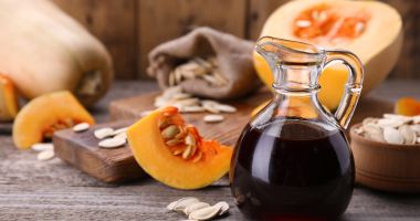 Stire din Sănătate : Consumul uleiului de dovleac este indicat persoanelor cu hipertensiune