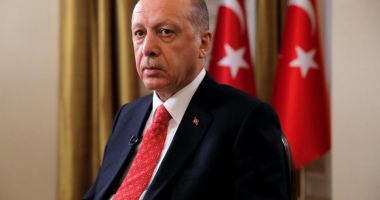 Erdogan continuă epurările. Două emisiuni TV, suspendate în Turcia în urma criticilor la adresa sa