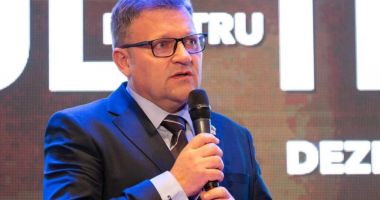 Stire din Politică-Administrație : Premierul Marcel Ciolacu: "Demisia lui Marius Budăi - un gest de onoare"