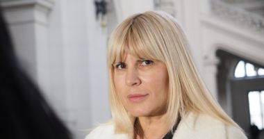 Stire din Eveniment : Elena Udrea află, astăzi, decizia în dosarul Hidroelectrica