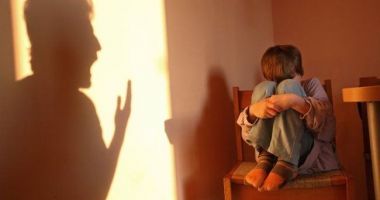 Stire din Eveniment : Sentință fără precedent în România: Un tată a fost condamnat la închisoare pentru ‘manipulare psihologică’