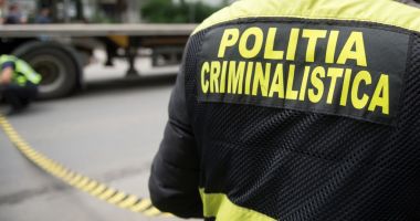 Stire din Eveniment : Bărbatul cu probleme psihice, suspectat de uciderea a cinci rude, reţinut