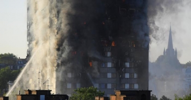 Galerie foto. Un nou bilanț al incendiului masiv din Londra: 12 morți și peste 70 de răniți - 3