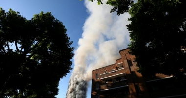 Galerie foto. Un nou bilanț al incendiului masiv din Londra: 12 morți și peste 70 de răniți - 6