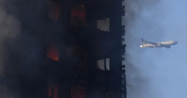 Galerie foto. Un nou bilanț al incendiului masiv din Londra: 12 morți și peste 70 de răniți - 7