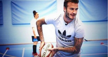 Stire din Sport : Rugby, FRR / David Beckham, în vizită la Biarritz