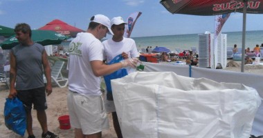 Stire din Social : Reciclezi 20 de doze de bere și primești una plină