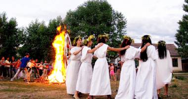 Stire din Cultură-Educație : Obiceiuri și tradiții de Drăgaică în Dobrogea