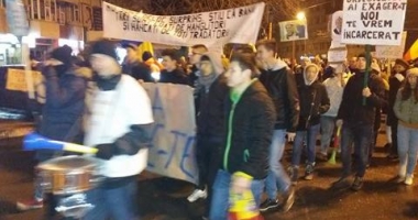 A ȘASEA ZI DE PROTESTE LA CONSTANȚA / Mii de oameni cer plecarea Guvernului Grindeanu / Galerie foto-video - 10