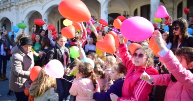 FOTO-VIDEO / Dragobetele, sărbătorit la Constanța! 400 de baloane lansate pe faleză, la Cazino - 5