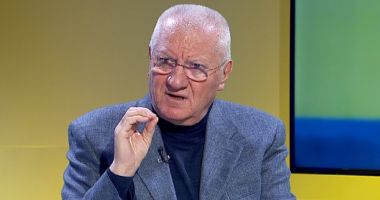 Stire din Sport : Dumitru Dragomir crede că FRF s-a opus schimbării Legii Sportului