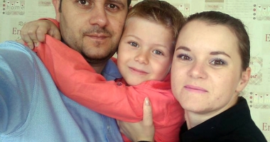 Stire din Social : Tragedie! Le-a murit copilul în Anglia, i-au donat organele și acum strâng bani să-l aducă la Constanța