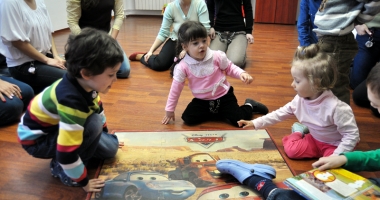 Stire din Sănătate : Drama copiilor cu autism! 150 de copii diagnosticați, în fiecare an, la Constanța