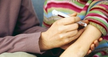 Stire din Sănătate : Părinți, luați măsuri urgente! Mii de copii cu diabet luptă permanent pentru viața lor
