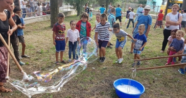 Autobuzul Veseliei "DRAM DRUM" își va încheia călătoria - 2