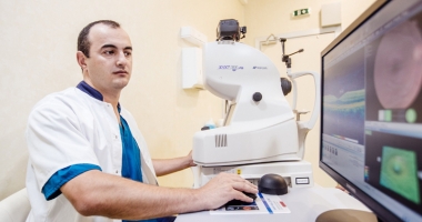Stire din Sănătate : Situație dramatică! Românii preferă  să orbească decât să meargă la medic