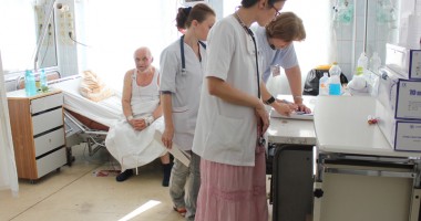 Stire din Sănătate : Dr. Cătălin Grasa: "Suntem pregătiți pentru un număr dublu de bolnavi"