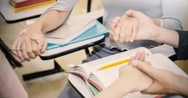 Controverse după noile criterii pentru ora de Religie. Participarea la slujbe, motiv de dispută - 3