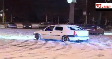 Stire din Eveniment : DRIFTURI PE ZĂPADĂ, ÎN STAȚIUNEA MAMAIA / VIDEO