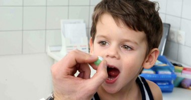 Stire din Sănătate : Dr. Loti Popescu: "antibioticele, un real pericol atunci când sunt administrate fără măsură"