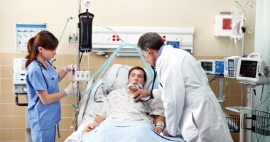 Stire din Sănătate : Ce se întâmplă când medicul greșește? Iată cum poți obține despăgubirea de malpraxis