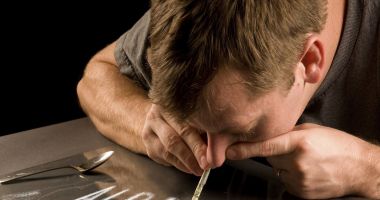 Stire din Social : Zeci de tineri se tratează împotriva dependenței de droguri. Și tot sunt puțini!
