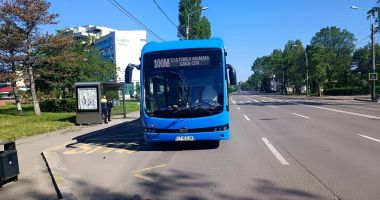 Foto - Bărbat extrem de violent a devastat un autobuz în stațiunea Mamaia. Ce spune IPJ Constanța