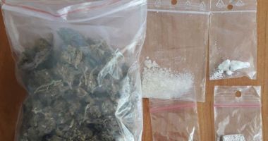 Stire din Eveniment : Tineri prinși cu zeci de grame de droguri, în stațiunile Mamaia și Vama Veche