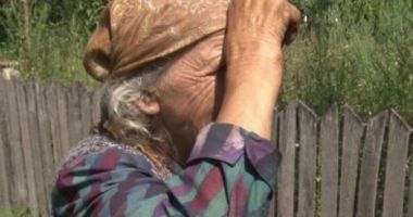 Stire din Eveniment : Bunicuță de 82 de ani, prinsă cu zeci de grame de cocaină ambalată pentru vânzare, la ea în apartament