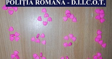 GALERIE FOTO / Razie în Mamaia. Zeci de petrecăreți români și străini, prinși cu droguri - 2