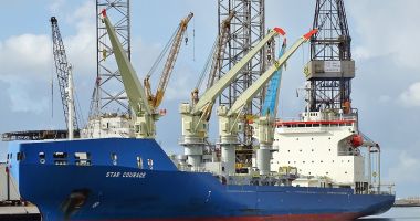 Droguri atașate de corpul unei nave, în Columbia