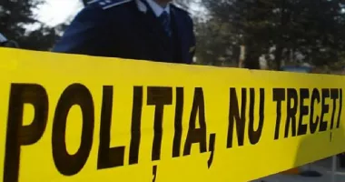 Stire din Eveniment : Femeie de 72 de ani, mutilată cu drujba de propriul fiu. După atac, bărbatul s-a sinucis