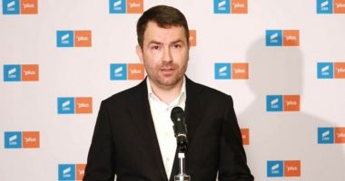 Stire din Politică-Administrație : Cătălin Drulă: "Eventuala plecare a lui Dacian Cioloş din USR, eroare strategică majoră"