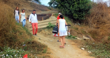 Plaja "Trei papuci": bălării arse de soare, cărări pline de colb și o istorie batjocorită - 7