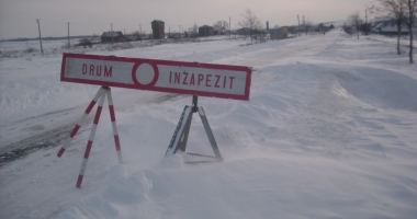 Stire din Eveniment : Au început să se închidă drumurile în Constanța! Șoferii "fentează" polițiștii