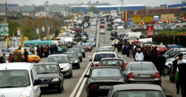 Stire din Eveniment : Turiștii pleacă de pe litoral. Iată recomandările poliției pentru evitarea blocajelor în trafic