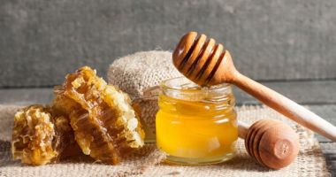Stire din Social : Drumul mierii, de la stup la cămară! Proiect pentru promovarea apicultorilor locali