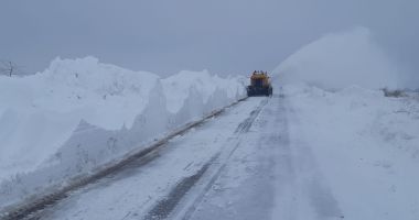 GALERIE FOTO-VIDEO. Mai multe drumuri din judeţul Constanţa, sub nămeţi - 4