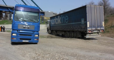 Traficul auto de mărfuri spre portul Constanța e în pericol de blocaj total! - 5