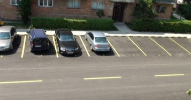 Stire din Politică-Administrație : Penalizări pentru cei care nu-și reînnoiesc autorizațiile pentru locurile de parcare