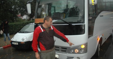 VIDEO ȘOCANT. Fetiță de 3 ani, ucisă pe "zebră" de un autobuz JTA. Șoferul număra banii! - 5