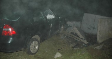 Stire din Eveniment : Galerie FOTO. Accident rutier grav. Soț și soție, în comă
