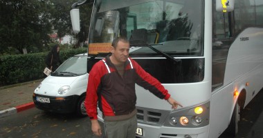 VIDEO ȘOCANT. Fetiță de 3 ani, ucisă pe "zebră" de un autobuz JTA. Șoferul număra banii! - 6