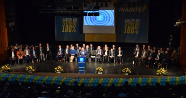Stire din Politică-Administrație : PNL Constanța și-a lansat oficial candidații la parlamentare. "Venim cu 100% oameni noi și cu o propunere de premier, Dacian Cioloș, 100% profesionist"