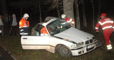 Galerie FOTO. Accident rutier grav! S-a izbit cu mașina de un copac, în stațiunea Mamaia - 2