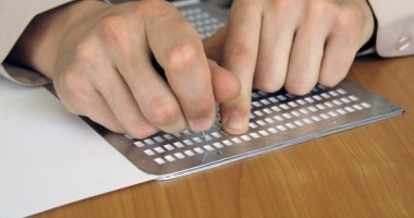 Stire din Politică-Administrație : Cu voia consilierilor, nevăzătorii din Constanța ar putea primi 5.000 de lei